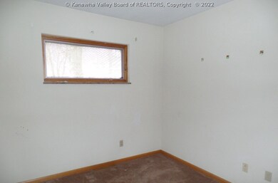 2718 Edwards Cir, Dunbar, WV 25064 - photo 4