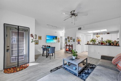 2015 SE 10th Ave unit 1011, Fort Lauderdale, FL 33316 - photo 5