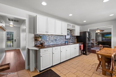 402 Carmen Ave, Jacksonville, NC 28540 - photo 5