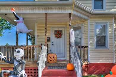 576 Laurel Hill Ave, Cranston, RI 02920 - photo 4