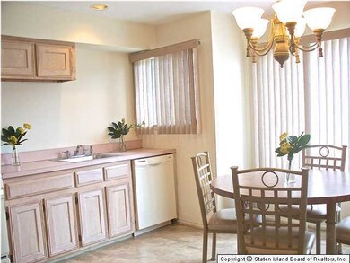 67 Vogel Loop, Staten Island, NY 10314 - photo 2