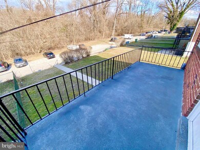 1111 Cooks Ln, Baltimore, MD 21229 - photo 2