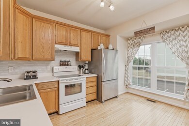 7149 Ladd Cir, Frederick, MD 21703 - photo 5