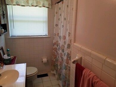 609 Laurel Ave, Adel, GA 31620 - photo 2