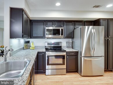 12006 Ridge Knoll Dr unit 503B, Fairfax, VA 22033 - photo 7