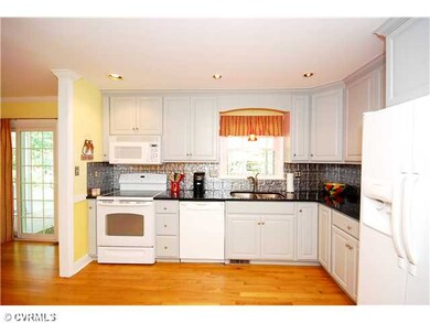 Kitchen - Kitchen has been renovated with custom c