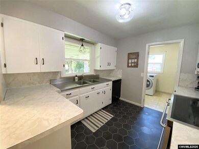 5065 Robindale Dr N, Keizer, OR 97303 - photo 4