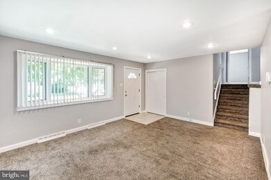 957 Carlin Dr, Southampton, PA 18966 - photo 4