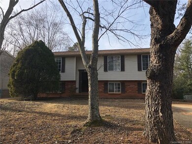 Lower Level Features Large Family Room w/Fireplace