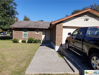 2018 Castle Gate Cir, San Marcos, TX 78666 - photo 4