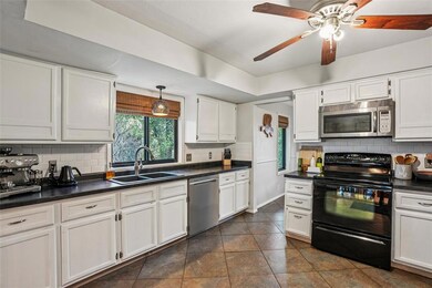 1420 NW 104th St, Clive, IA 50325 - photo 7