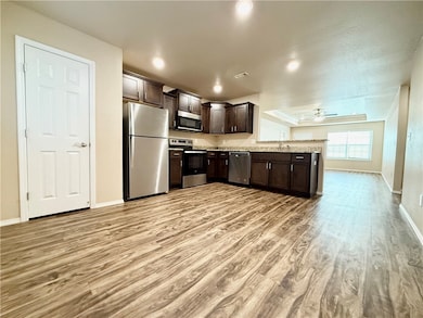 817 Saddlebrook, Gentry, AR 72734 - photo 2