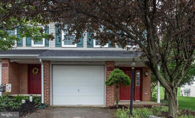 755 Robin Hill Cir, York, PA 17404 - photo 2