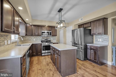 37 Walnut Dr W, Bernville, PA 19506 - photo 3