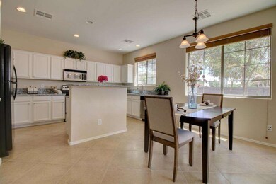 Eat-in kitchen