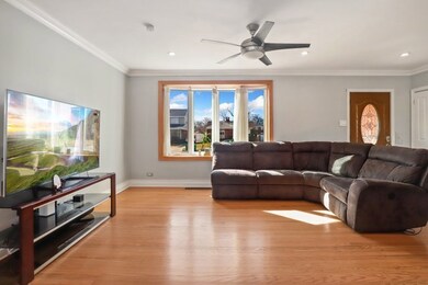 10136 Pelham St, Westchester, IL 60154 - photo 3