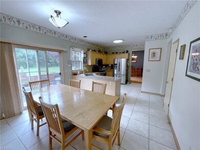 26998 Valeside Ln, Olmsted Falls, OH 44138 - photo 7