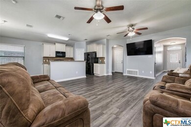 410 Chrislyn St, Troy, TX 76579 - photo 4