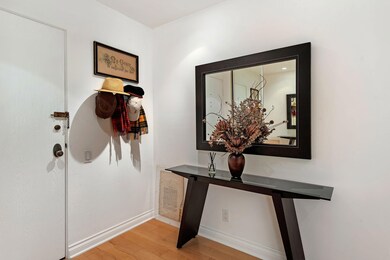 15-web-or-mls-11 - Entrance