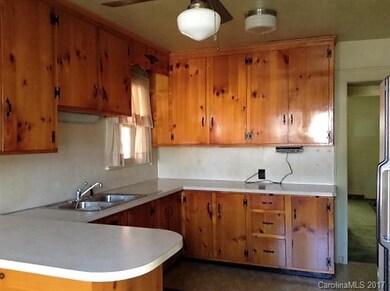 Efficient Kitchen- Custom Made Cabinets- Lots of S