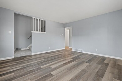 440 Gascoigne Dr, Waukesha, WI 53188 - photo 3