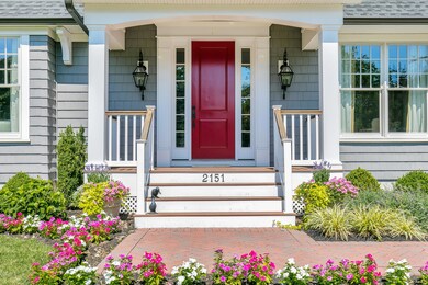 Beautiful Custom home in Sea-print-002-2