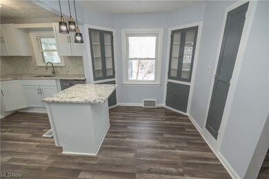 5146 Arch St, Maple Heights, OH 44137 - photo 6