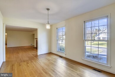 7708 Barnum Rd, Bethesda, MD 20817 - photo 6
