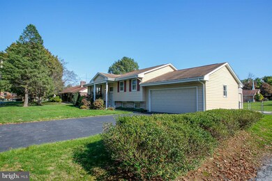 1002 E Maple St, Palmyra, PA 17078 - photo 3