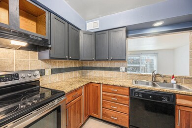 709 Garland Cir unit A, Kalamazoo, MI 49008 - photo 7