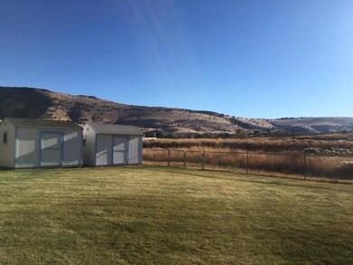 1239 Summers Ln, Klamath Falls, OR 97603 - photo 6