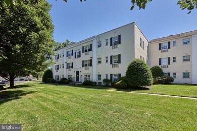 2237 Farrington Ave unit 304, Alexandria, VA 22303 - photo 2