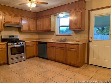 unlisted-address, Glenpool, OK 74033 - photo 6