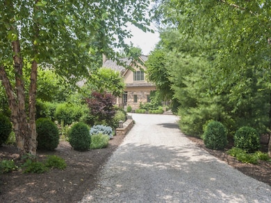 132 Walnut Place, White Sulphur Springs, WV 24986 - photo 2