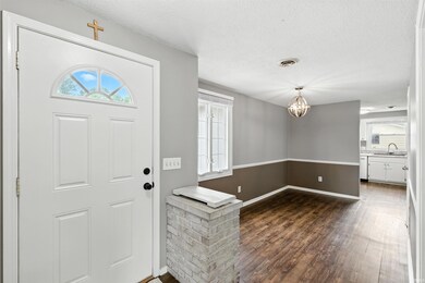 3605 E Saddle Dr, Fort Wayne, IN 46804 - photo 3