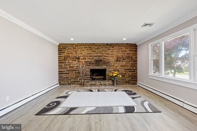 406 S Dupont Rd, Newport, DE 19804 - photo 2