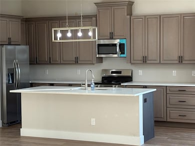 445 Adams View Ln, Auburndale, FL 33823 - photo 2