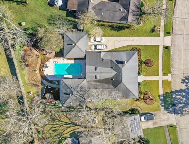 614 W Castle Harbour Dr, Friendswood, TX 77546 - photo 3