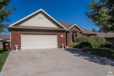 6204 Berando Ct, Lawrence, KS 66049 - photo 2