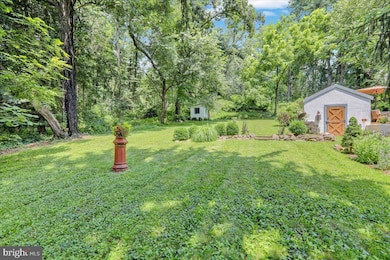 903 Cherry Hill Ln, Pottstown, PA 19465 - photo 5