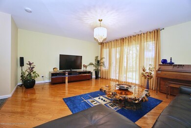 (7) FAMILY ROOM
