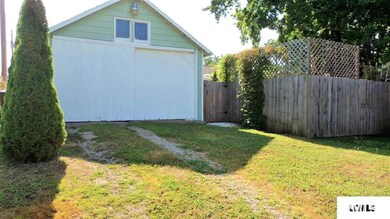 326 6th St, Lincoln, IL 62656 - photo 5