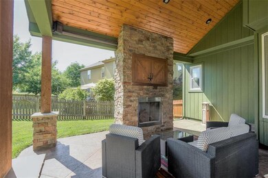 Covered Outdoor Space - Perfect for Entertaining!