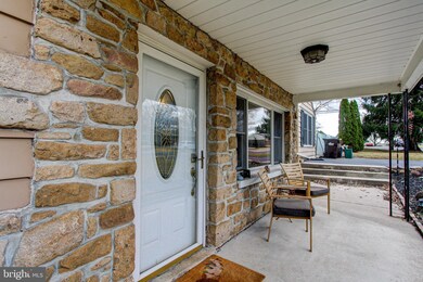 960 Wayfield Dr, Norristown, PA 19403 - photo 3