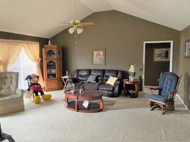 104 Warren Cir, Shelbyville, TN 37160 - photo 3