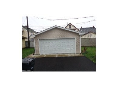 Newer gabel roof garage with a newer drive!