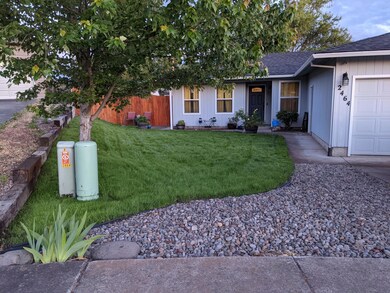 2464 Northcrest Cir, Medford, OR 97504 - photo 3