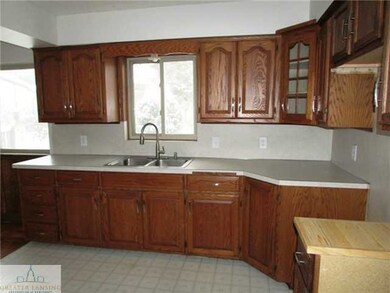 2801 Palmer St, Lansing, MI 48910 - photo 2