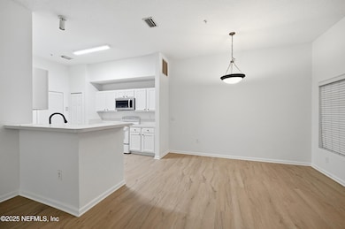 6081 Maggies Cir unit 104, Jacksonville, FL 32244 - photo 5