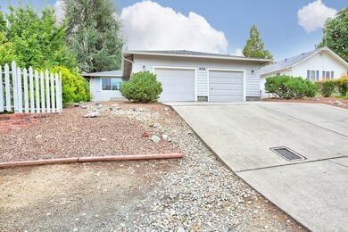 406 SW Alder St unit A/B, Grants Pass, OR 97526 - photo 3